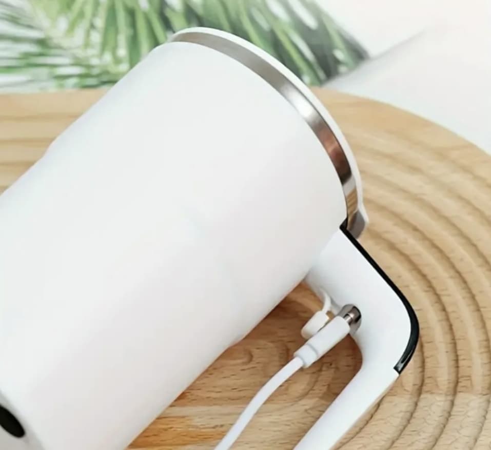 ELEKTRYCZNY SAMOMIESZALNY KUBEK ZE STALI NIERDZEWNEJ